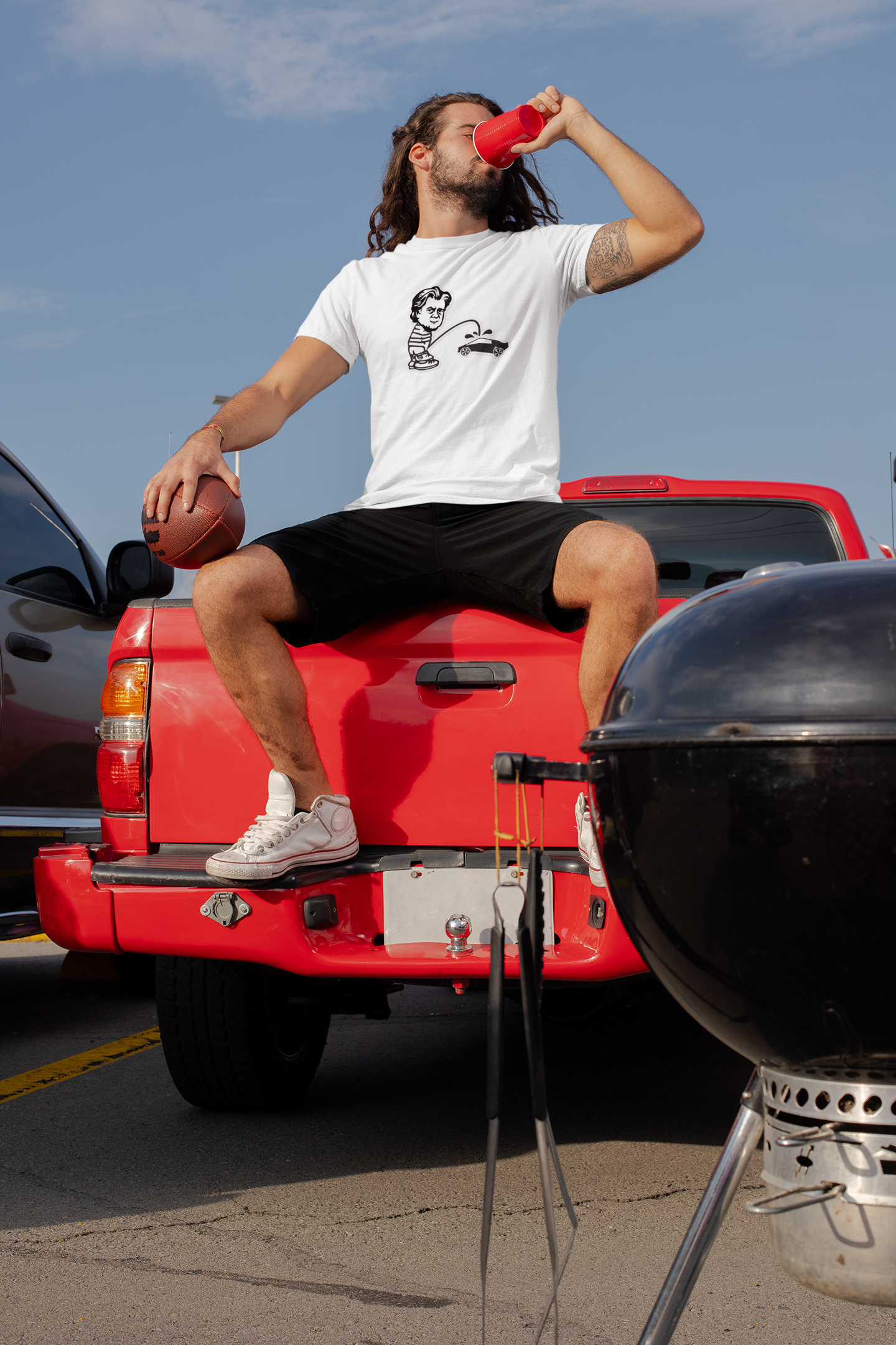 Bannon Peeing on Cybertruck Men's Tee